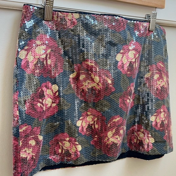 Abercrombie Floral Shine Skirt - Picture 4 of 8